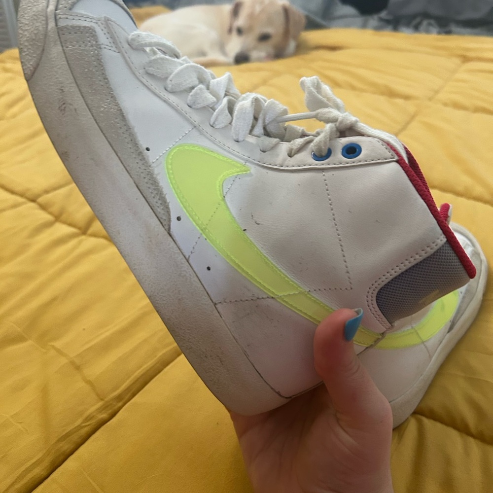 Nike Blazer Mid 77 High Tops - Picture 4 of 5